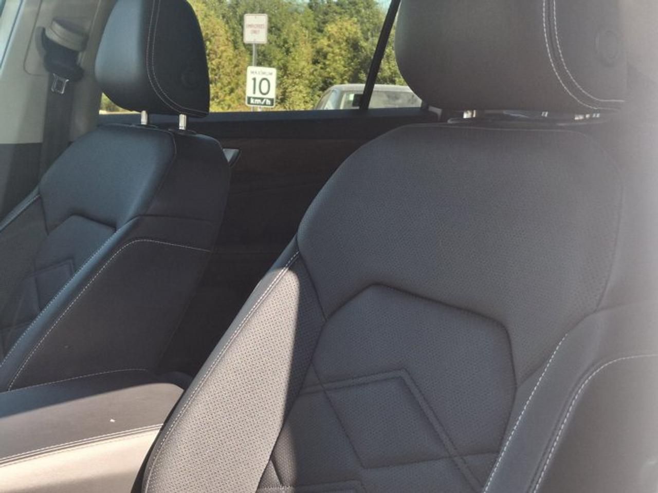 2025 Volkswagen Atlas Comfortline AWD | Leatherette Seats | Heated + Ventilated Seats | Heated Steering | and More ! Photo