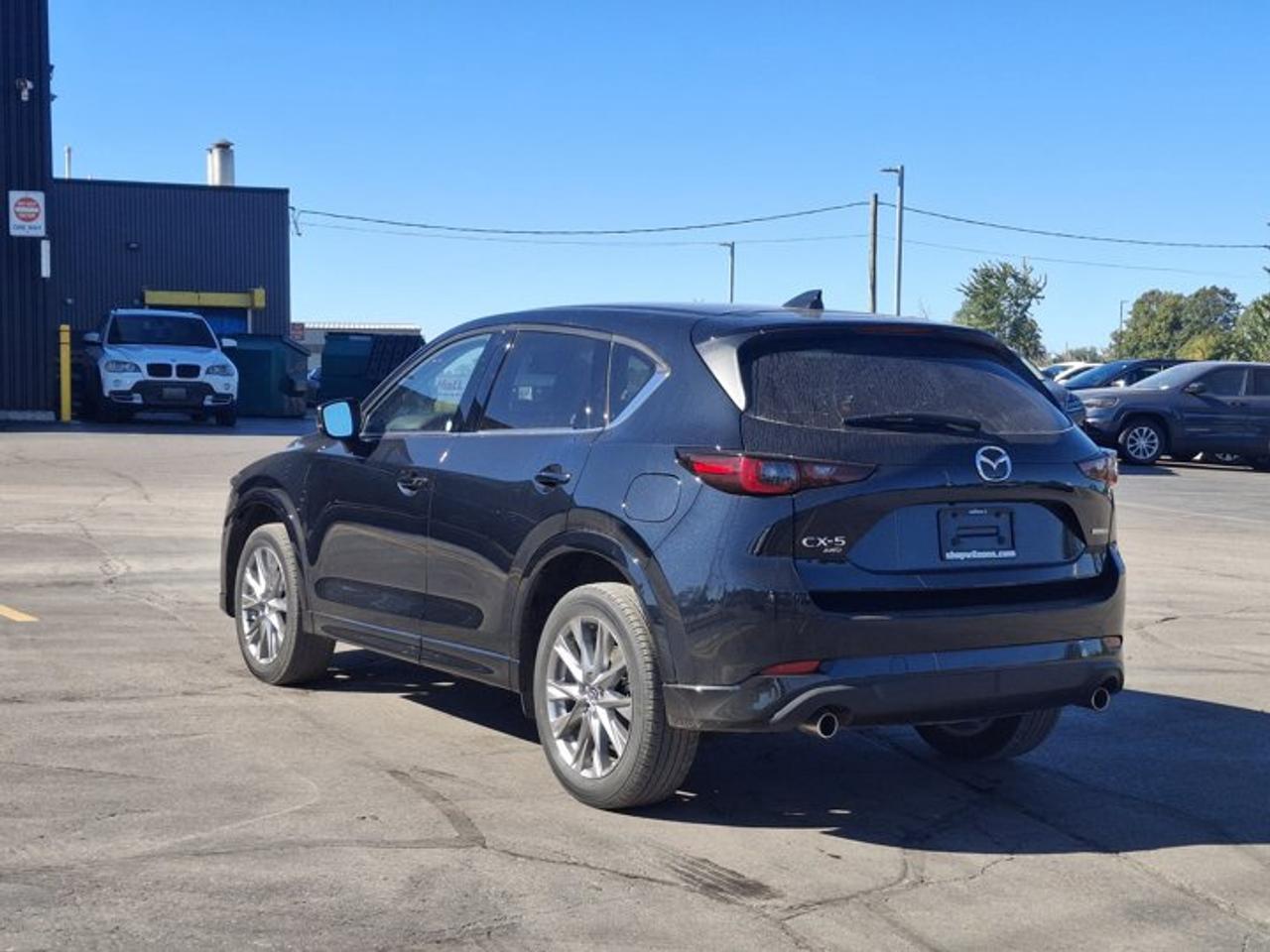2025 Mazda CX-5 GT AWD | Leather | Sunroof | Heated + Ventilated Seats | Heated Steering | Bose Audio | and More ! Photo2