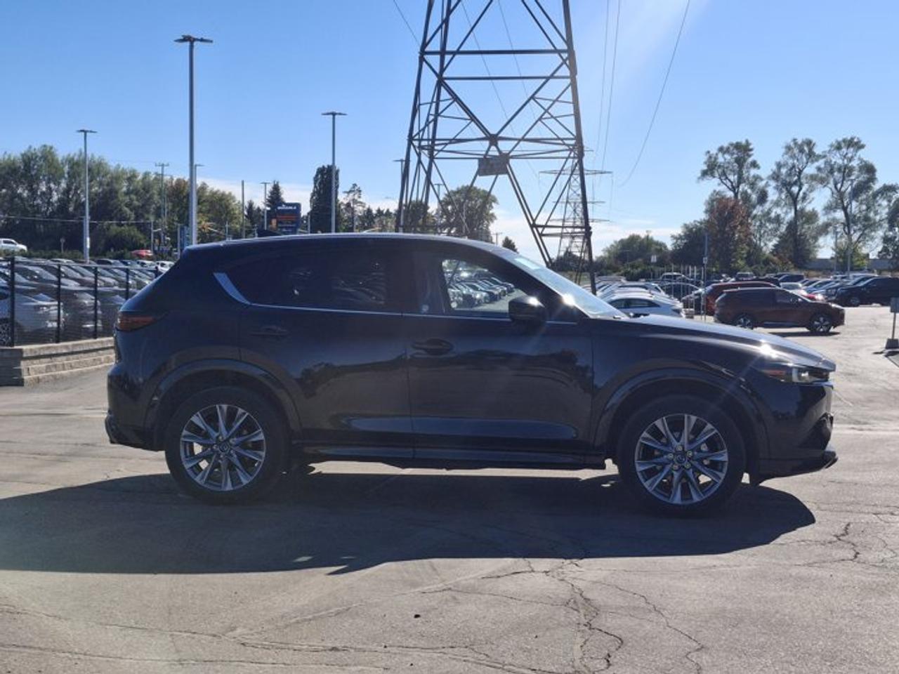 2025 Mazda CX-5 GT AWD | Leather | Sunroof | Heated + Ventilated Seats | Heated Steering | Bose Audio | and More ! Photo