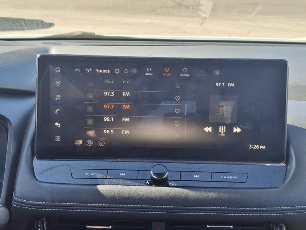 2024 Nissan Rogue SL AWD | Leather | Pano Roof | Heated Seats + Steering | Adaptive Cruise | Power Liftgate and More ! Photo