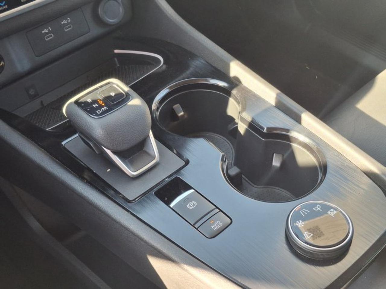 2024 Nissan Rogue SL AWD | Leather | Pano Roof | Heated Seats + Steering | Adaptive Cruise | Power Liftgate and More ! Photo