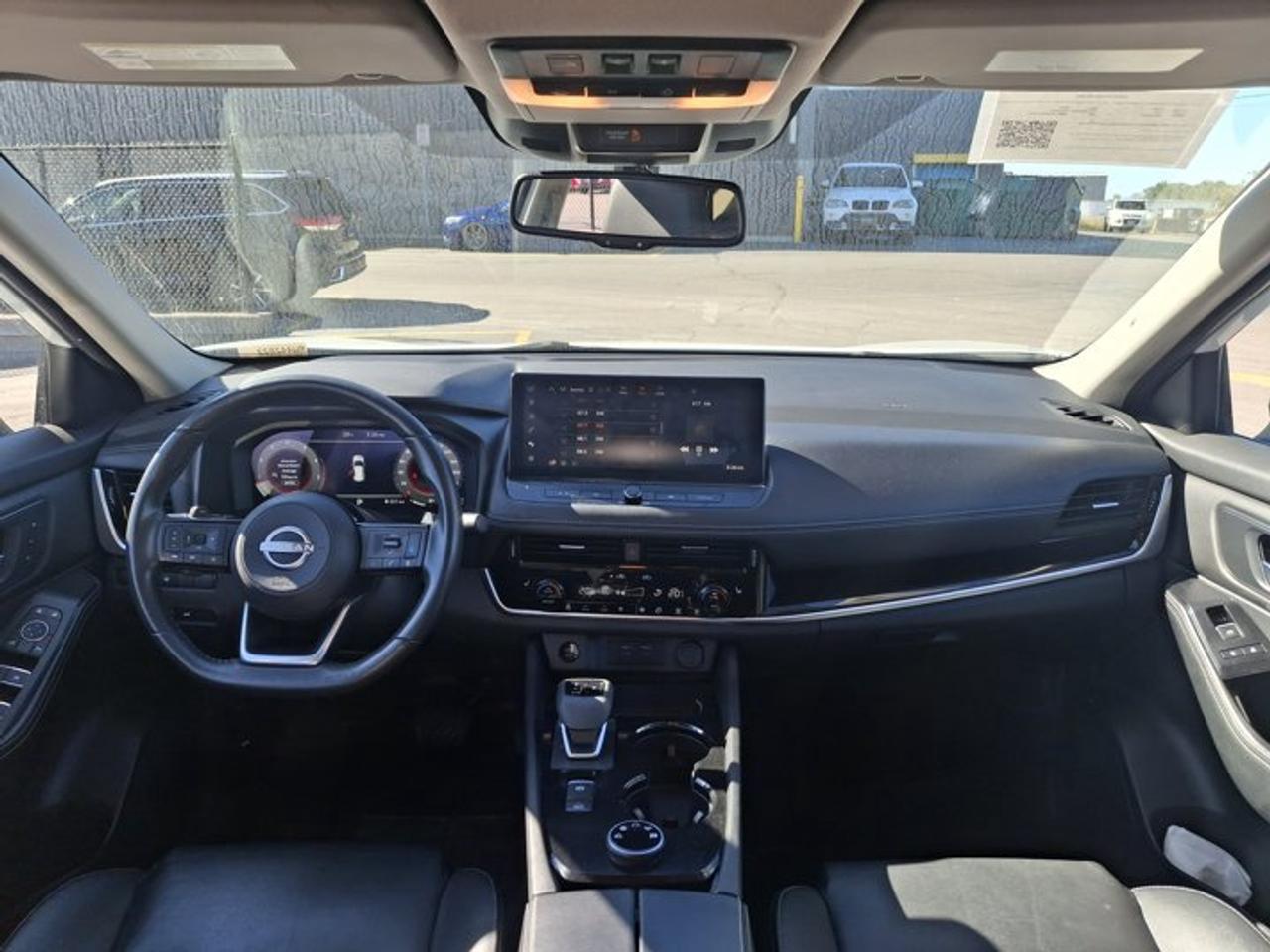 2024 Nissan Rogue SL AWD | Leather | Pano Roof | Heated Seats + Steering | Adaptive Cruise | Power Liftgate and More ! Photo