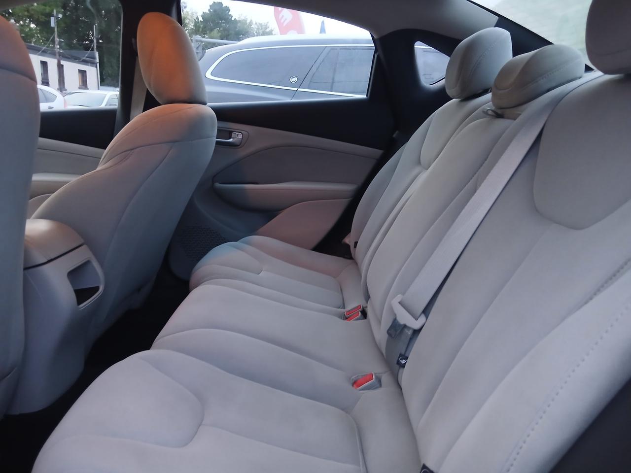 2013 Dodge Dart SXT-EXTRA CLEAN- 4CYL-BLUETOOTH-AUX-ALLOYS Photo