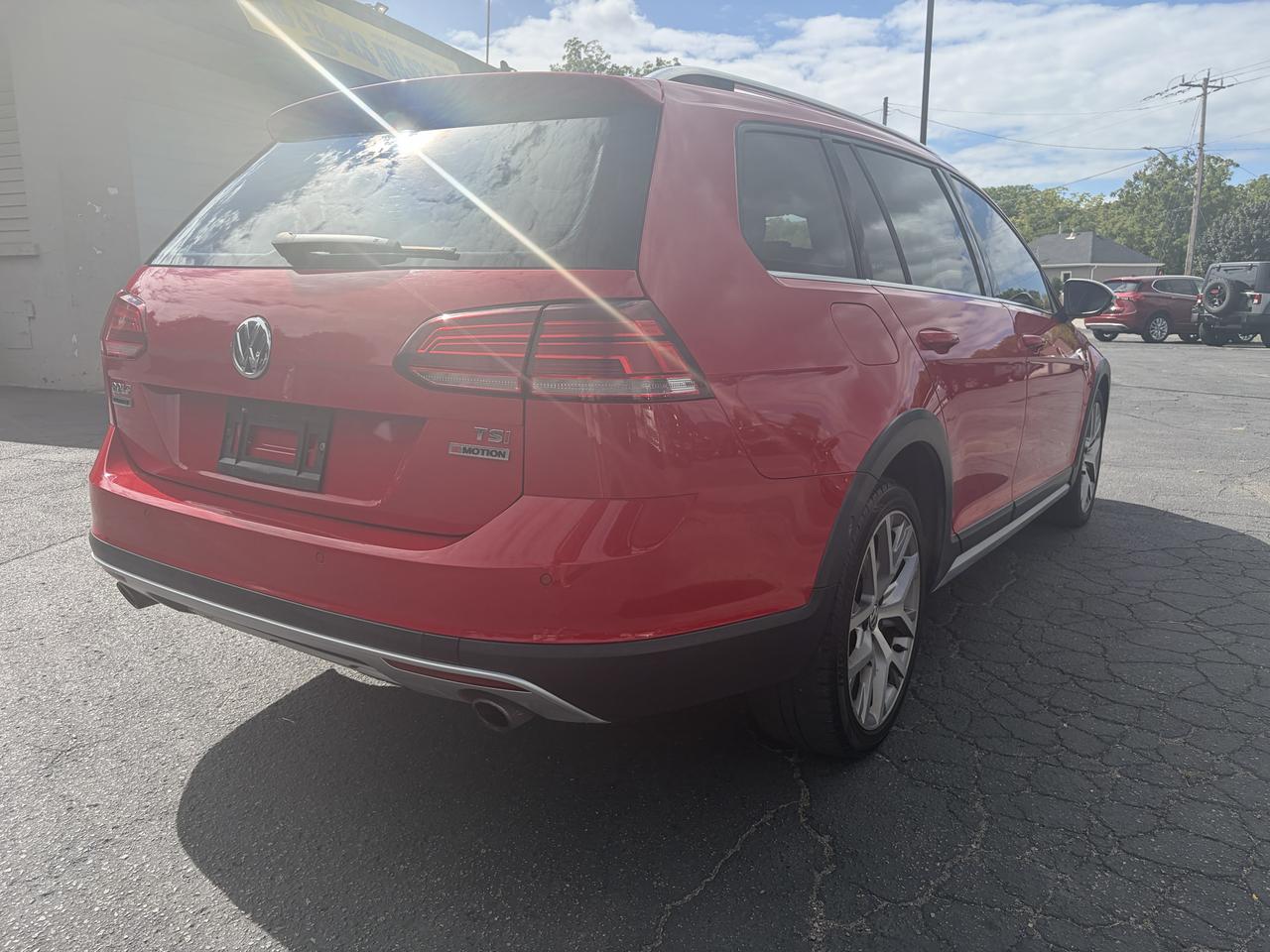 2018 Volkswagen Golf Alltrack Loaded-Leather-Sunroof-Gas-Auto-1.8 L TSI Turbo Photo4