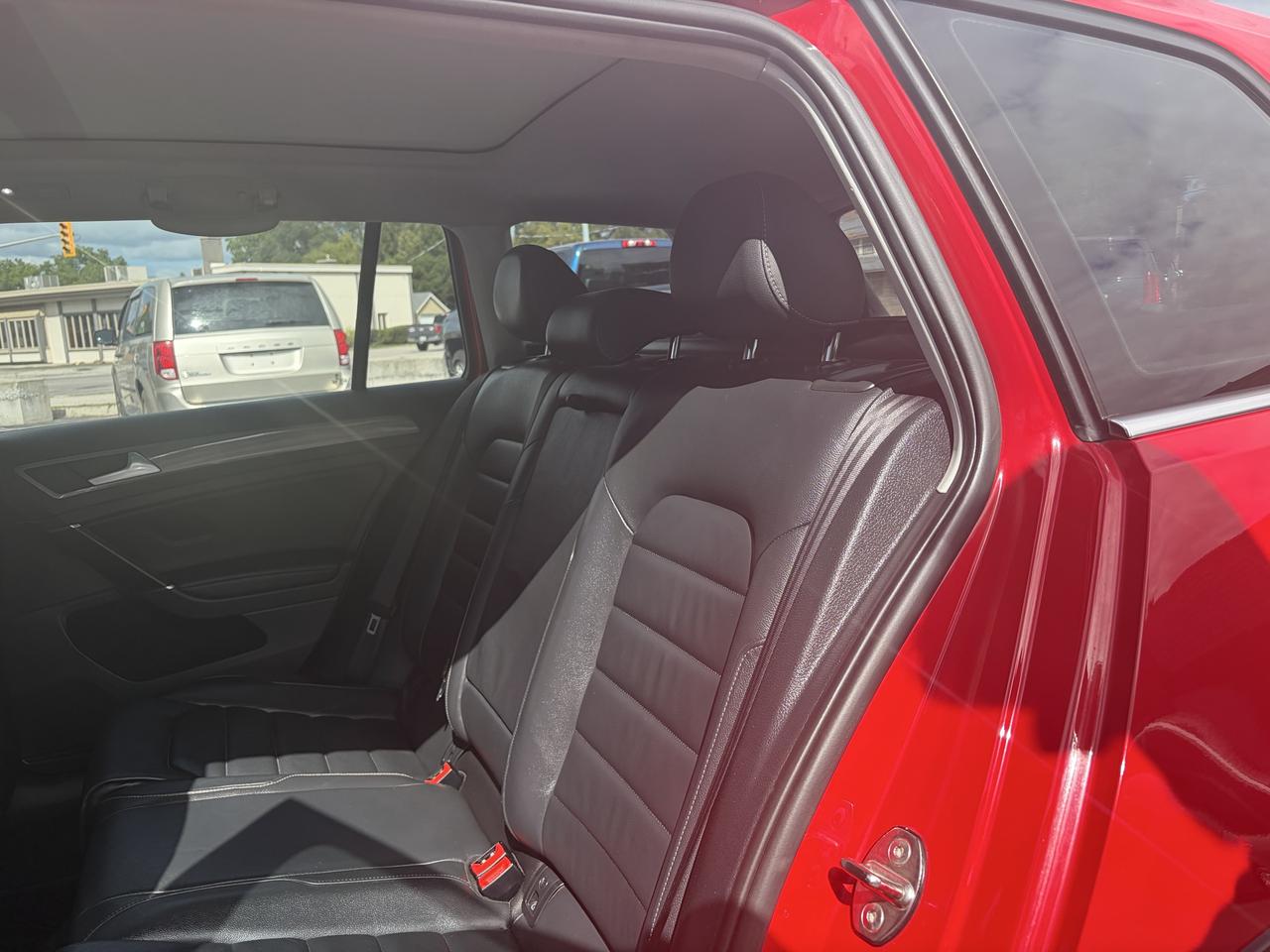 2018 Volkswagen Golf Alltrack Loaded-Leather-Sunroof-Gas-Auto-1.8 L TSI Turbo Photo