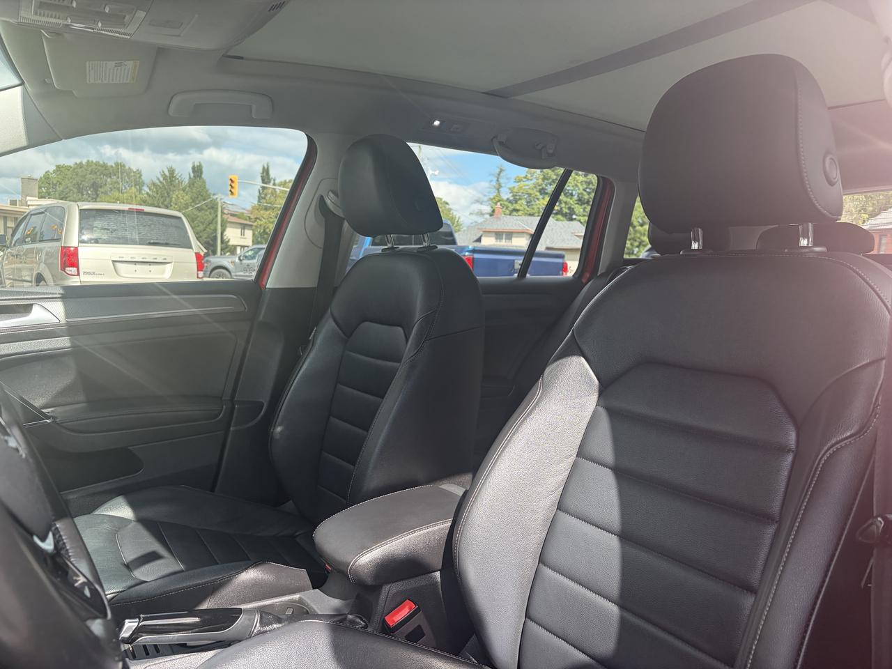 2018 Volkswagen Golf Alltrack Loaded-Leather-Sunroof-Gas-Auto-1.8 L TSI Turbo Photo