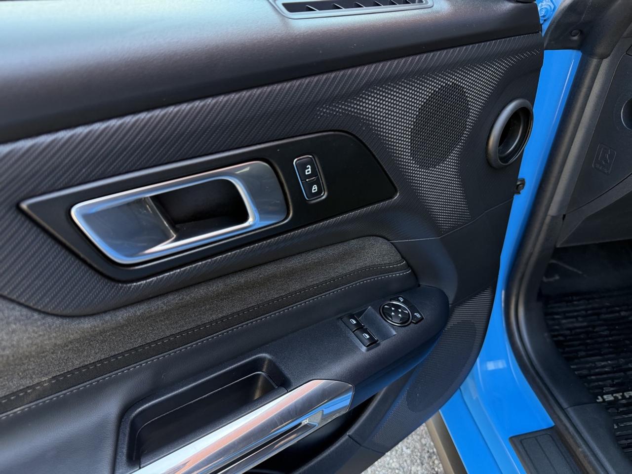 2025 Ford Mustang EcoBoost|One Owner|Super Low Kms Photo