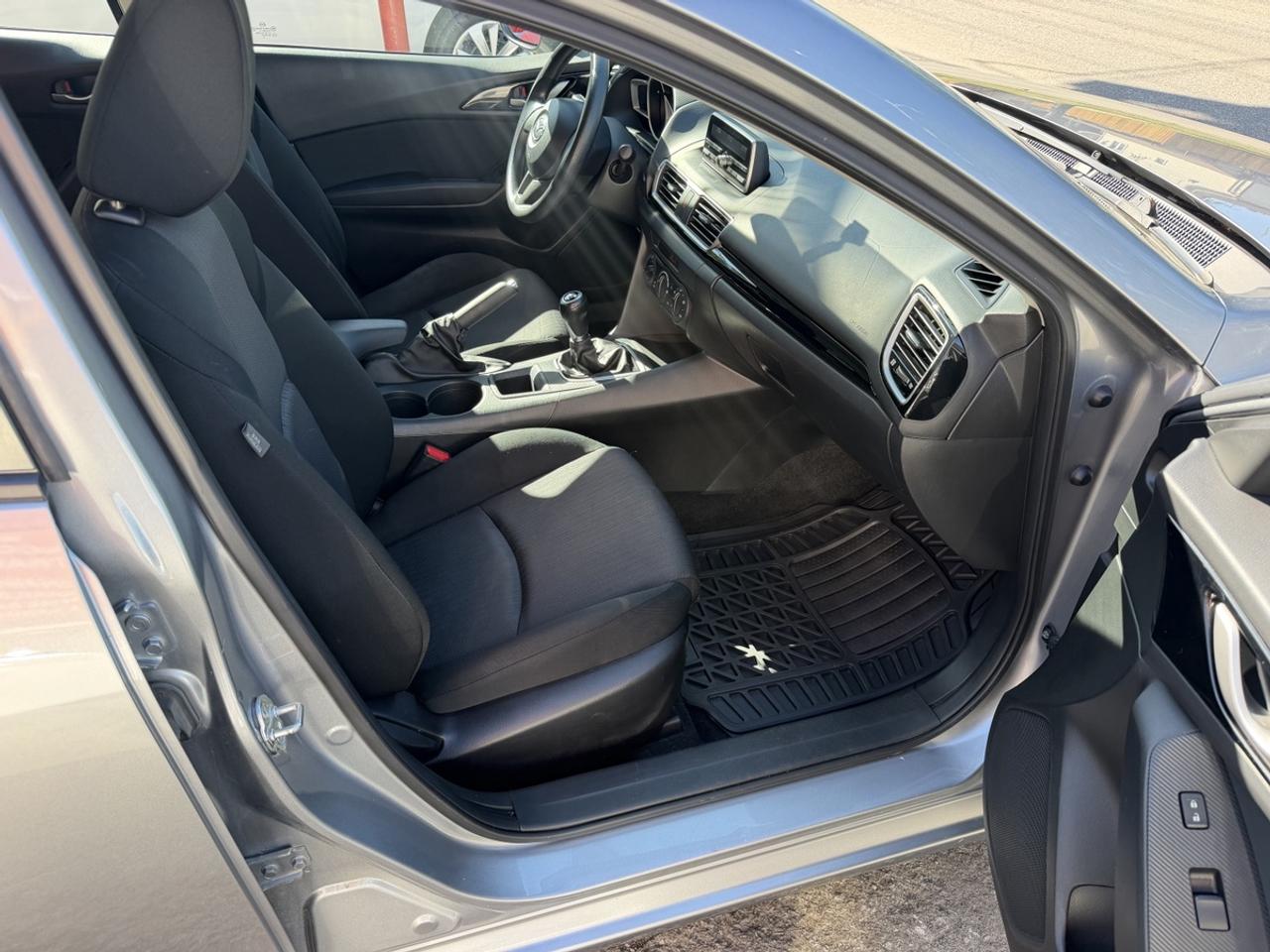 2016 Mazda MAZDA3 6-SPEED Photo