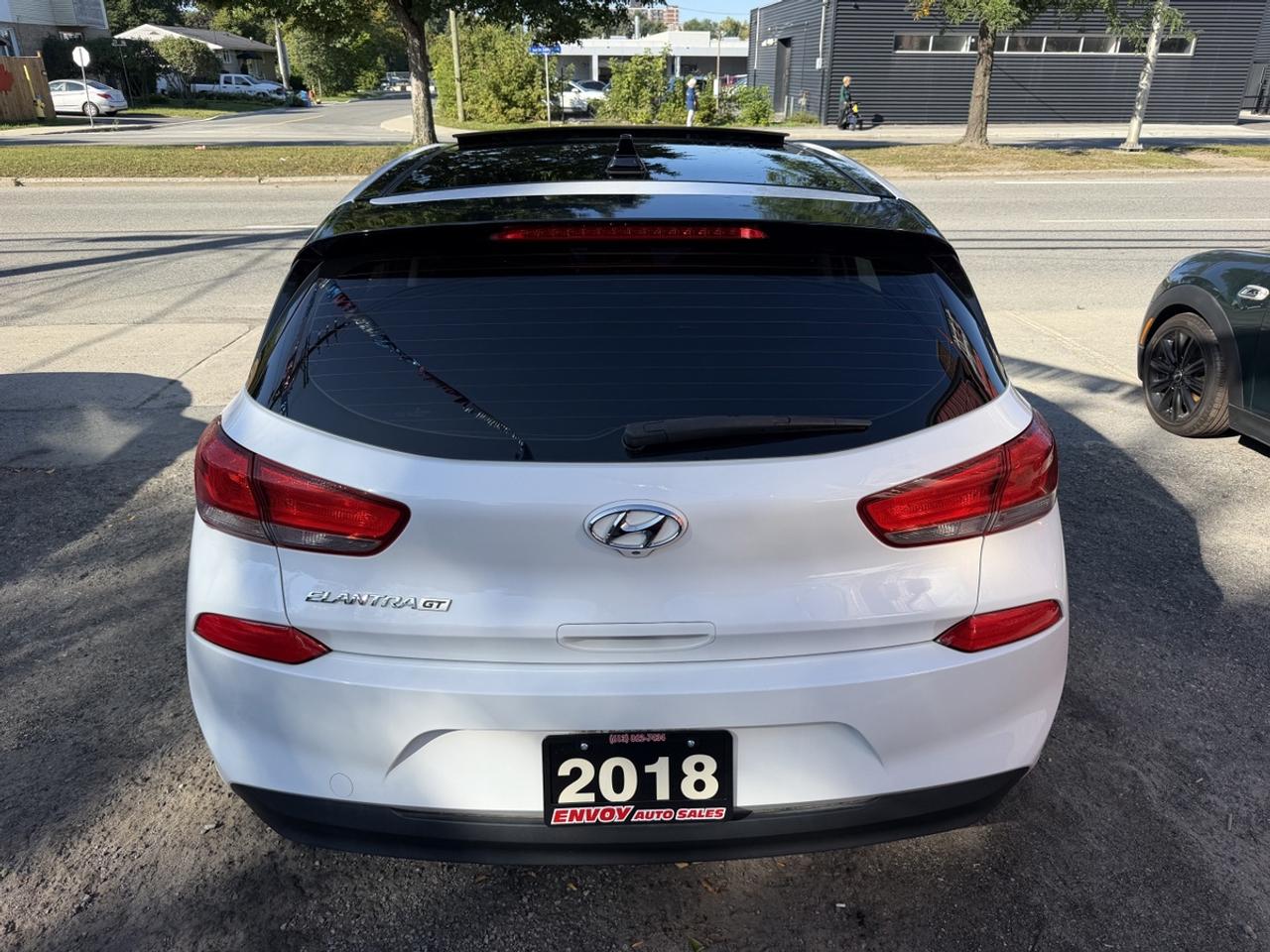 2018 Hyundai Elantra GT GLS Photo4