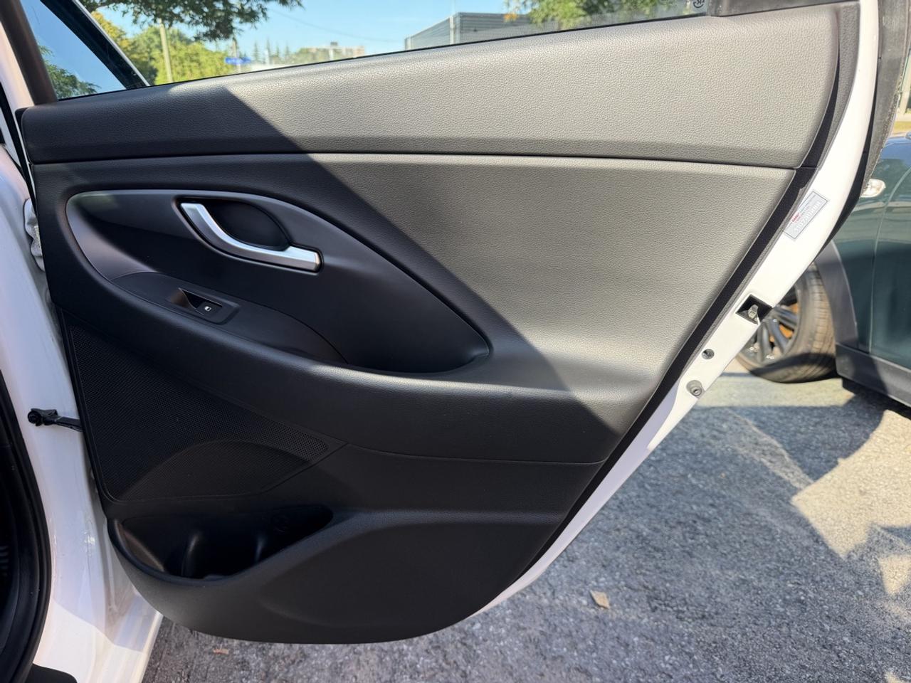 2018 Hyundai Elantra GT GLS Photo