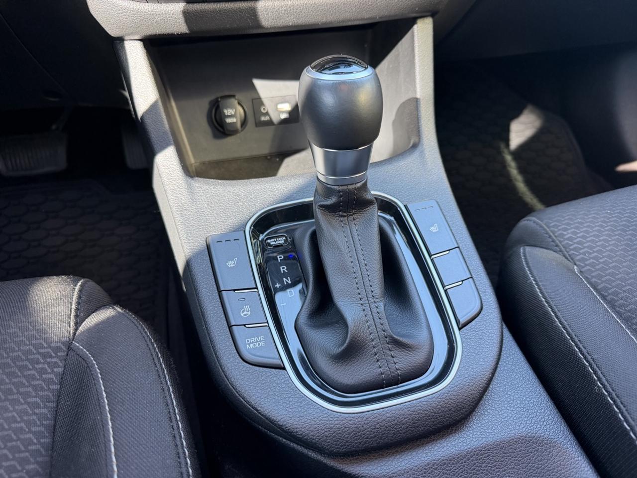 2018 Hyundai Elantra GT GLS Photo