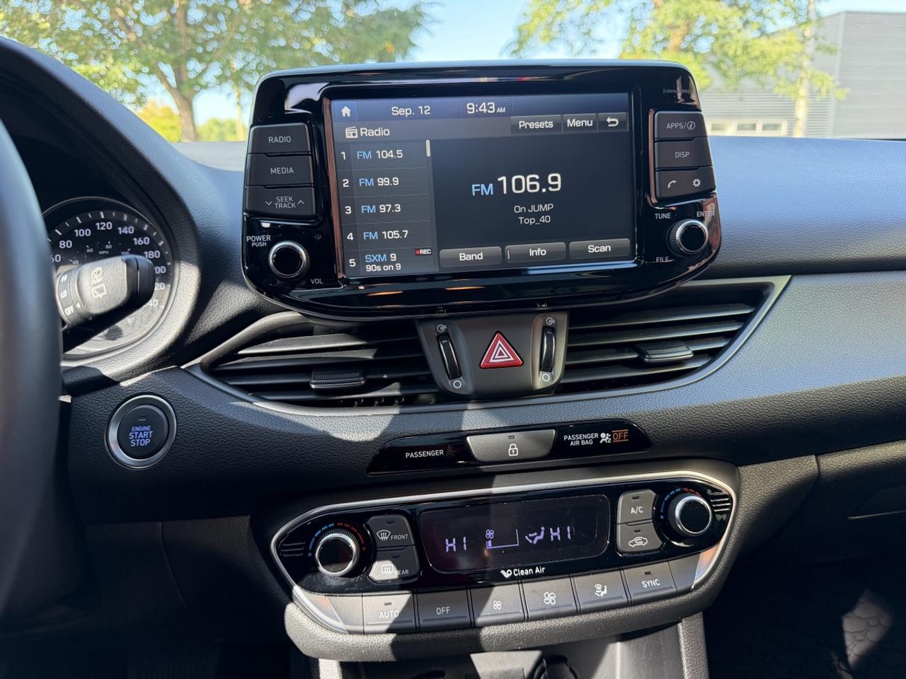 2018 Hyundai Elantra GT GLS Photo