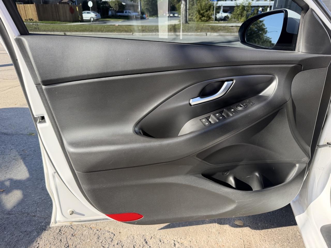 2018 Hyundai Elantra GT GLS Photo