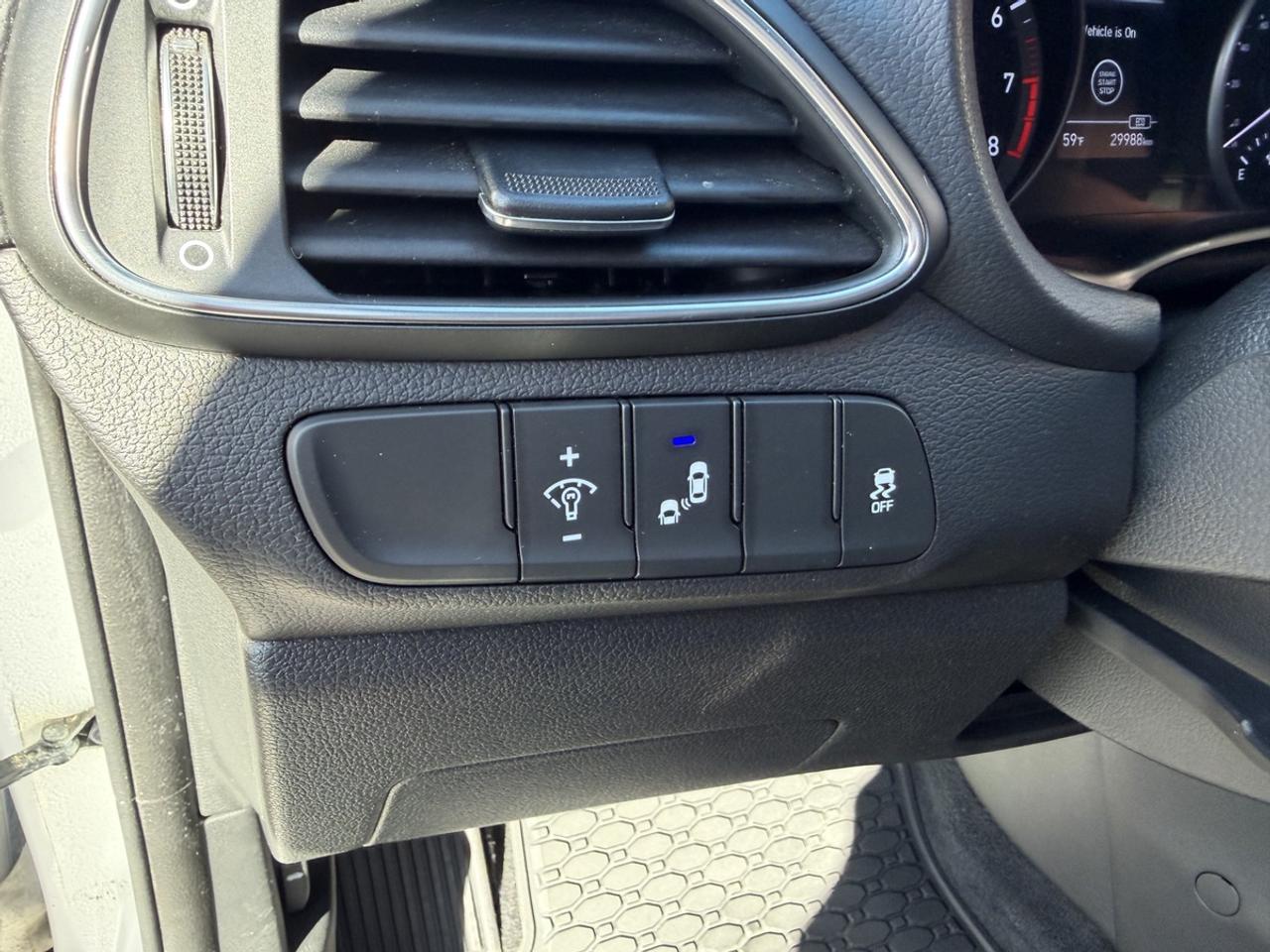 2018 Hyundai Elantra GT GLS Photo