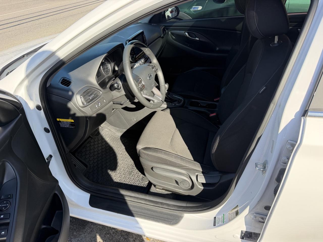 2018 Hyundai Elantra GT GLS Photo