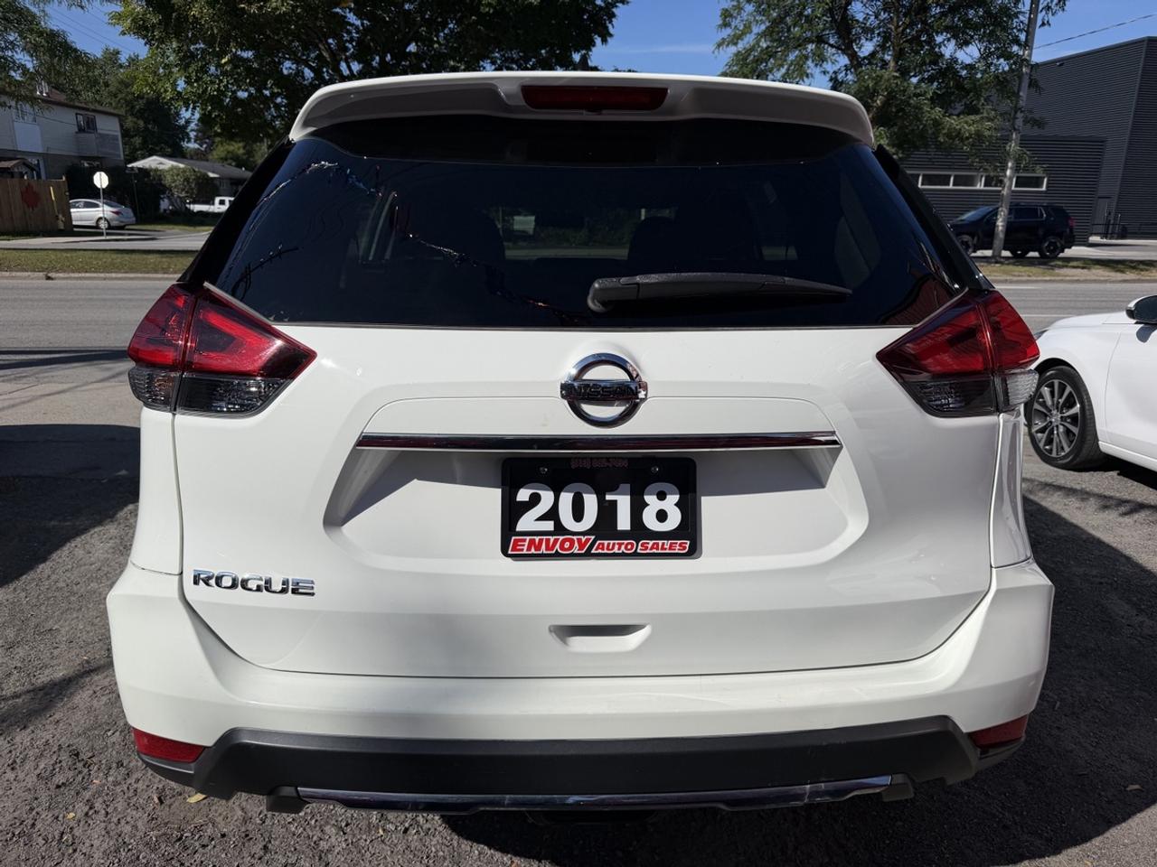 2018 Nissan Rogue S Photo