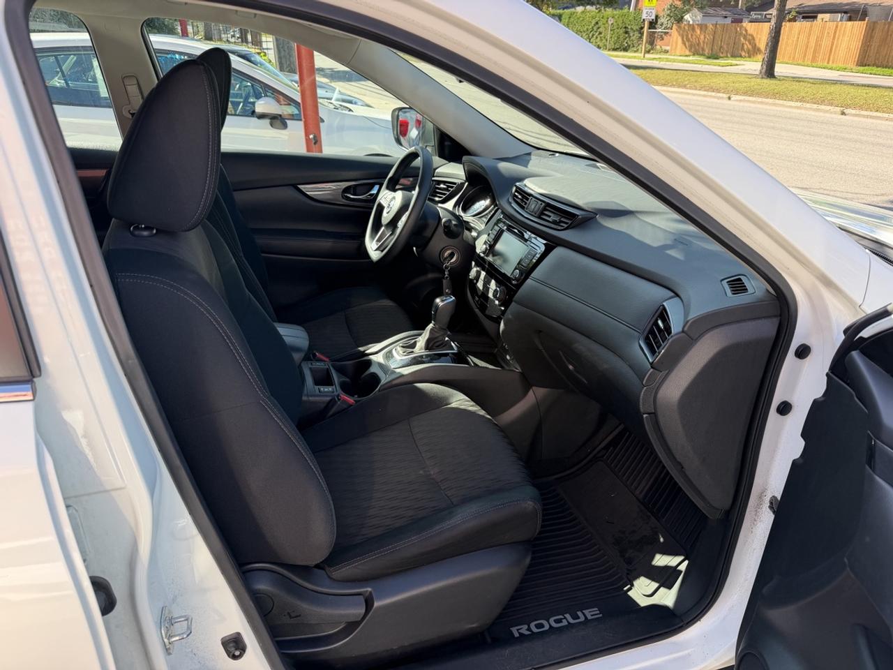 2018 Nissan Rogue S Photo