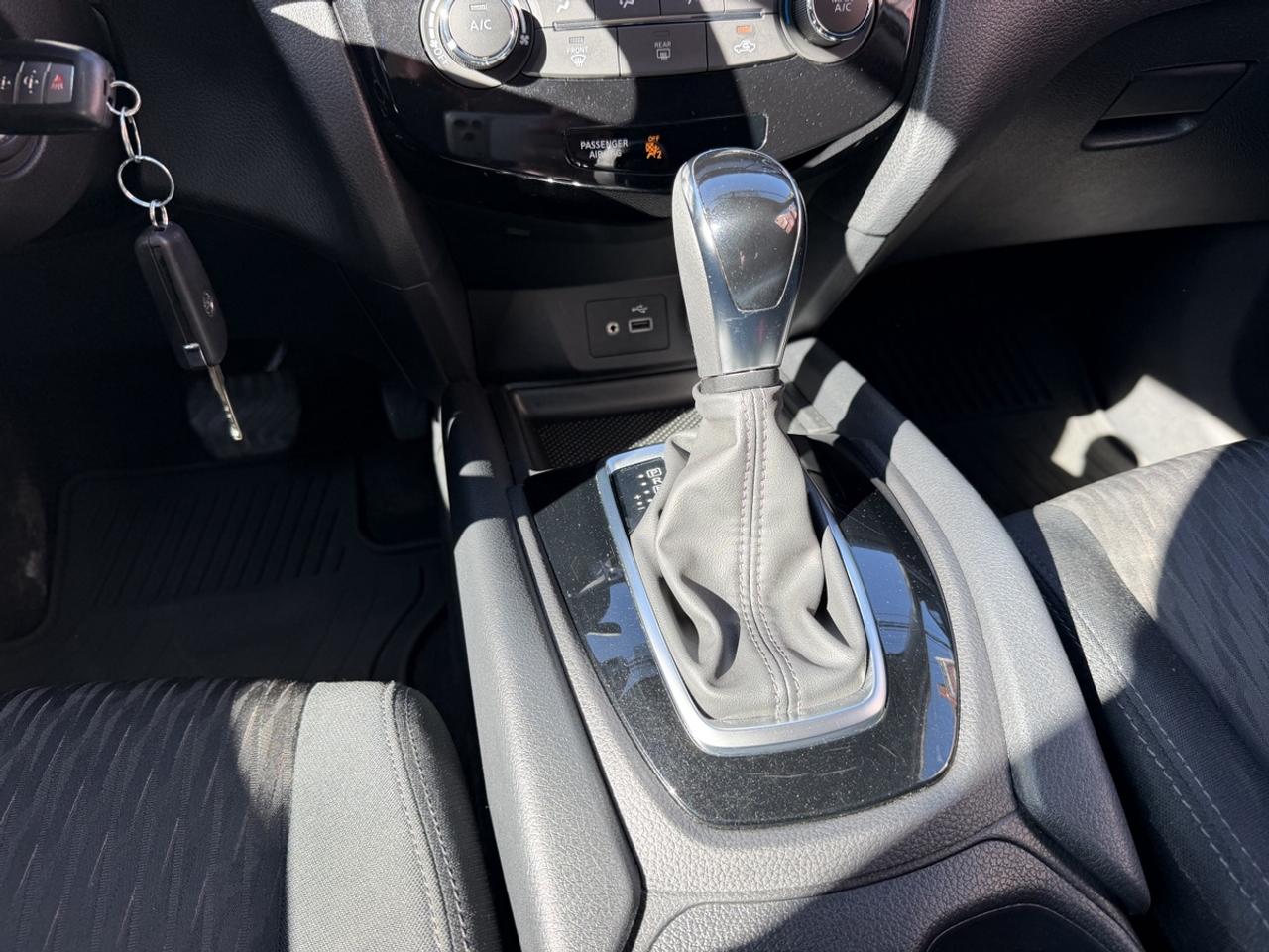 2018 Nissan Rogue S Photo