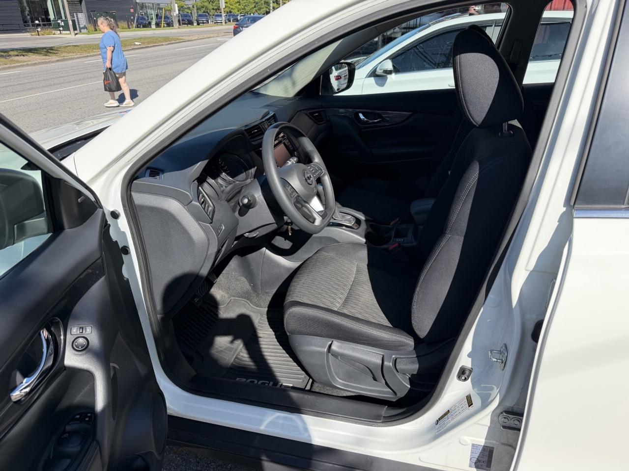 2018 Nissan Rogue S Photo