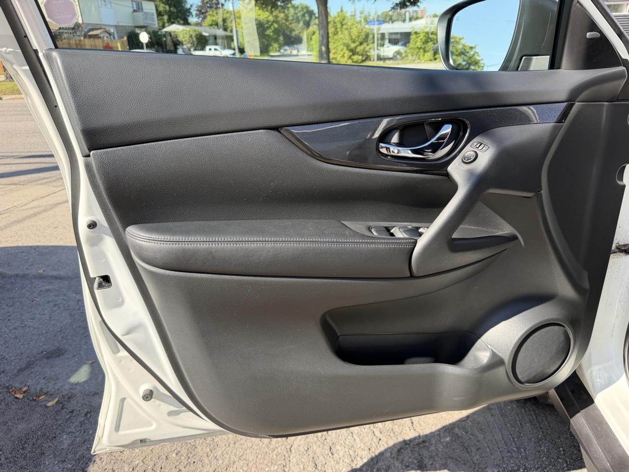 2018 Nissan Rogue S Photo
