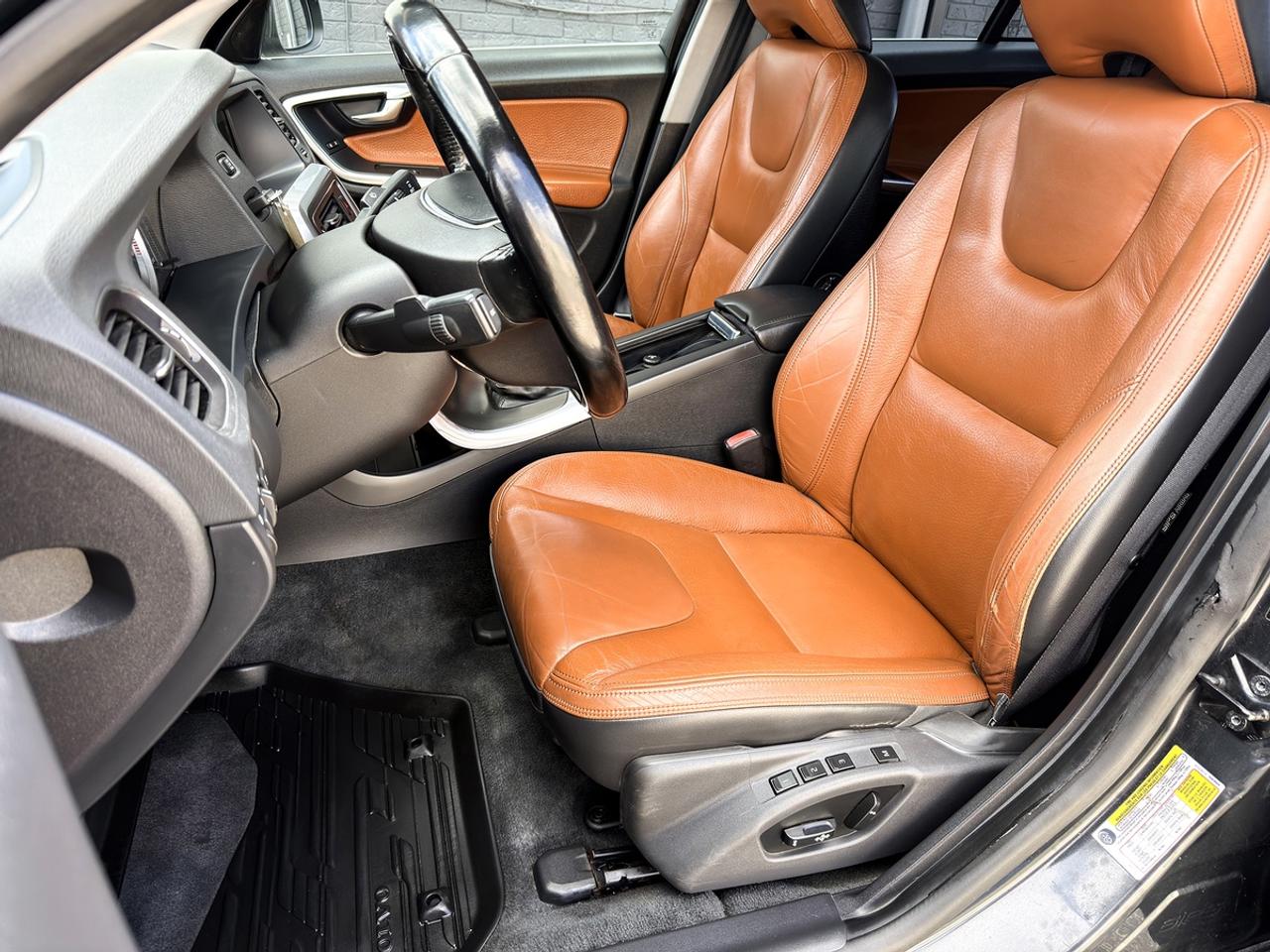 2013 Volvo S60 T5 AWD Platinum Photo
