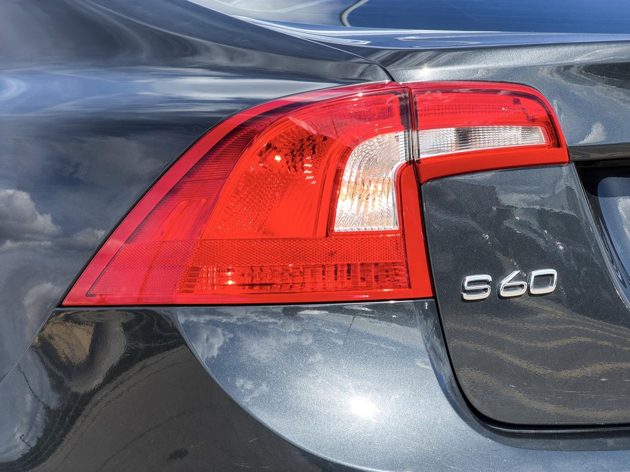 2013 Volvo S60 T5 AWD Platinum Photo