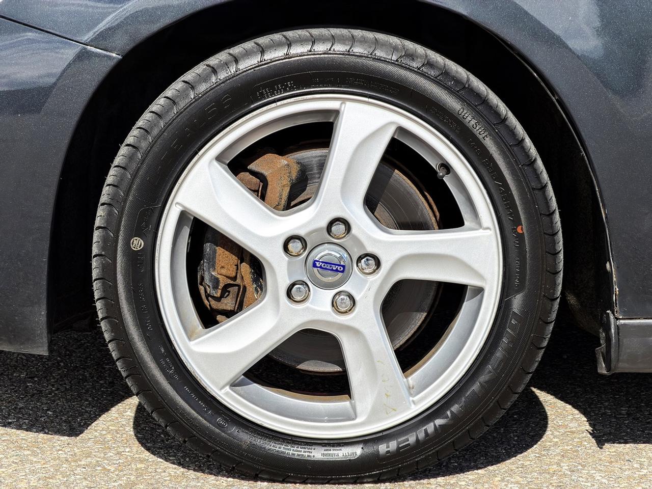 2013 Volvo S60 T5 AWD Platinum Photo