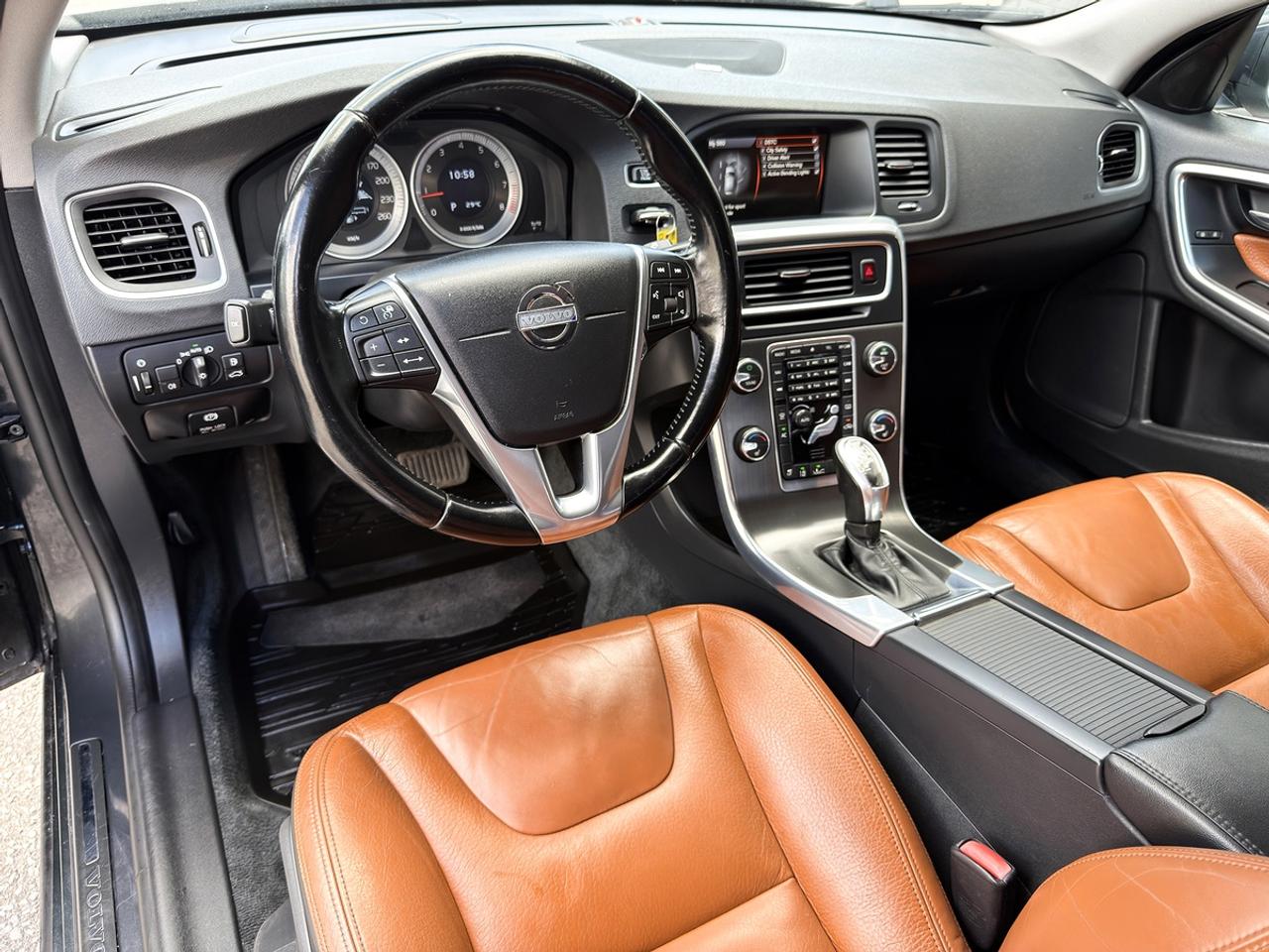 2013 Volvo S60 T5 AWD Platinum Photo