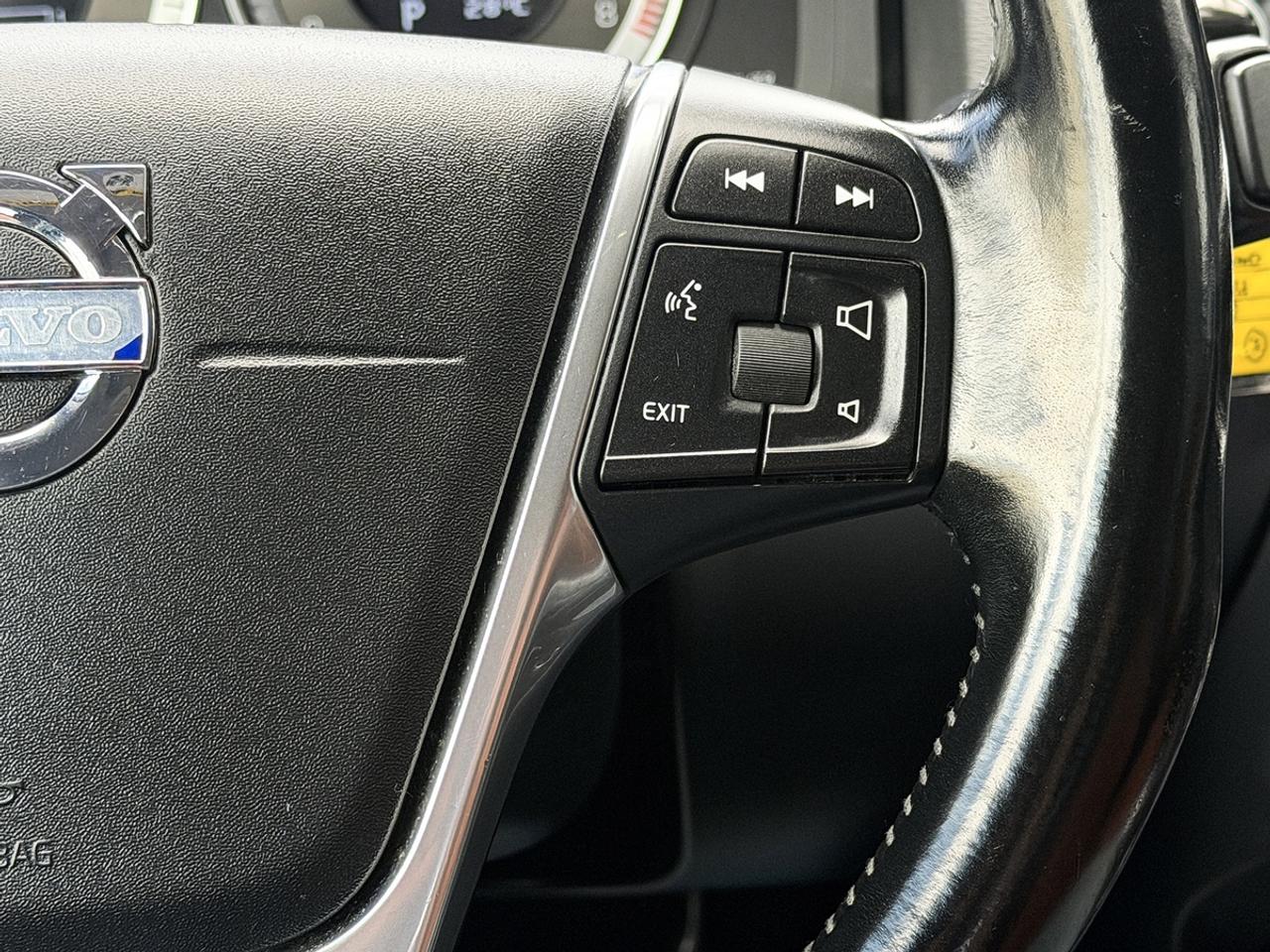 2013 Volvo S60 T5 AWD Platinum Photo