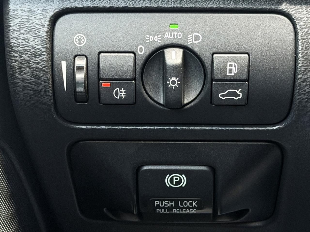 2013 Volvo S60 T5 AWD Platinum Photo
