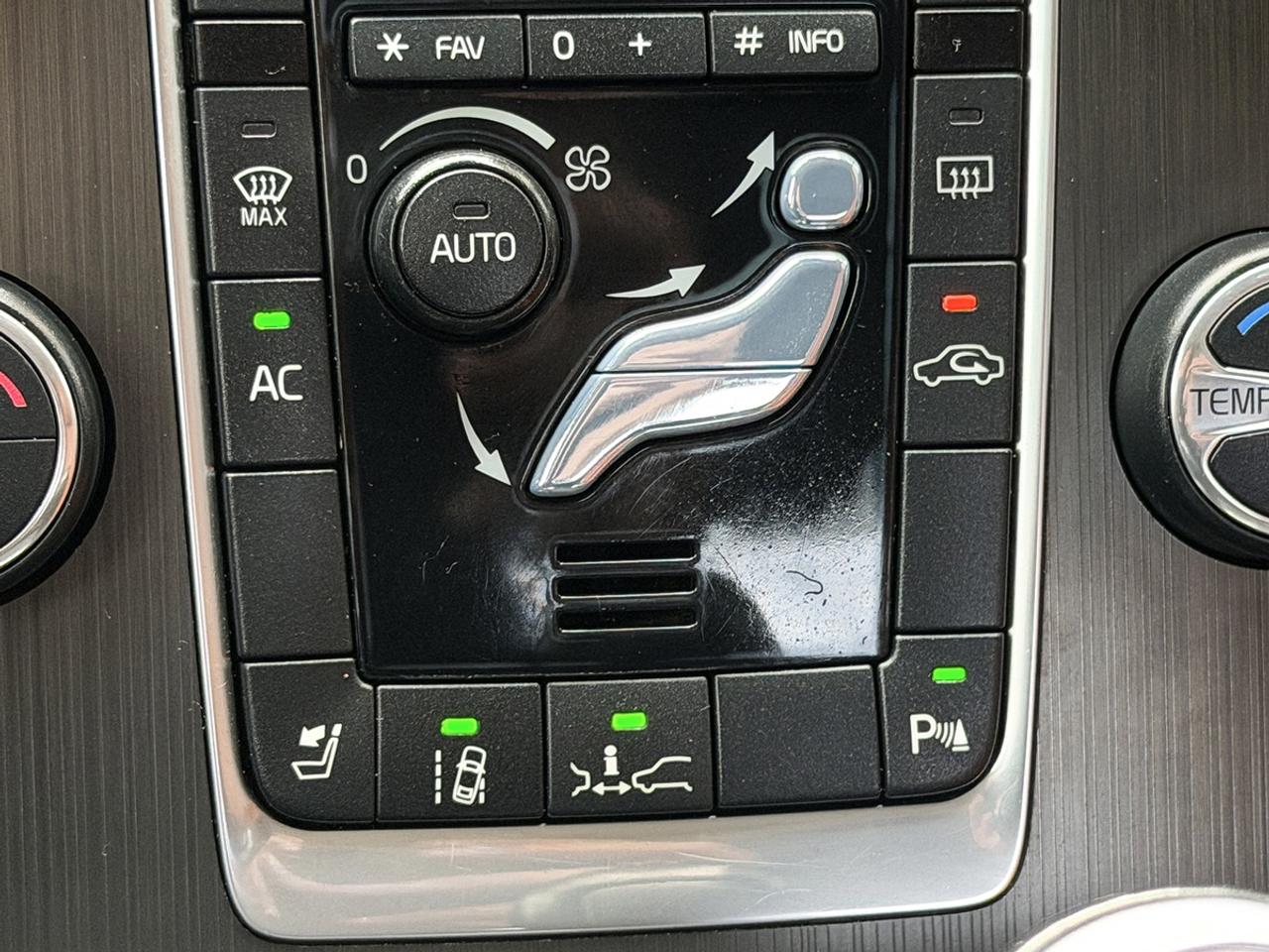 2013 Volvo S60 T5 AWD Platinum Photo