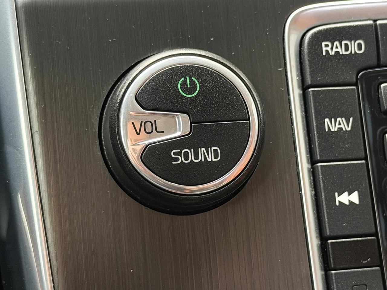 2013 Volvo S60 T5 AWD Platinum Photo