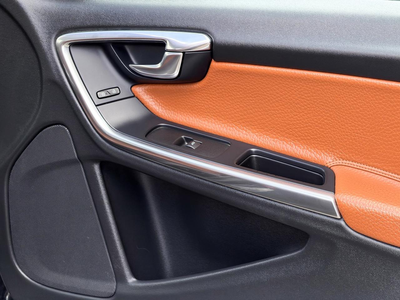 2013 Volvo S60 T5 AWD Platinum Photo