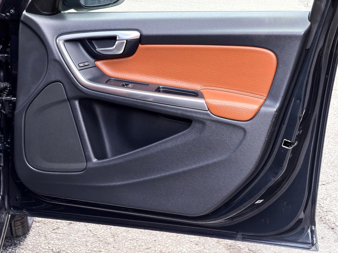 2013 Volvo S60 T5 AWD Platinum Photo