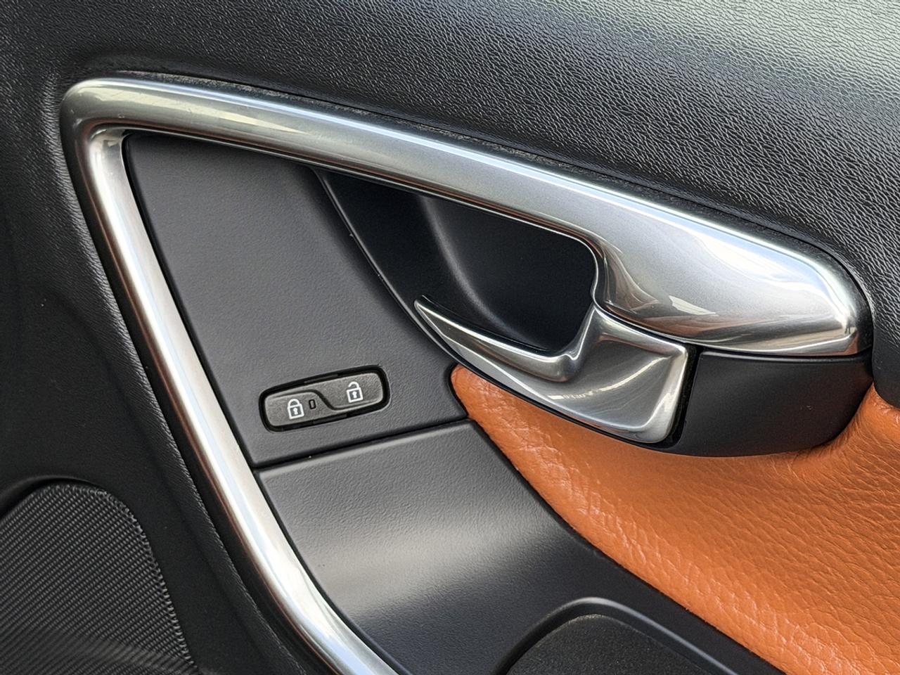 2013 Volvo S60 T5 AWD Platinum Photo
