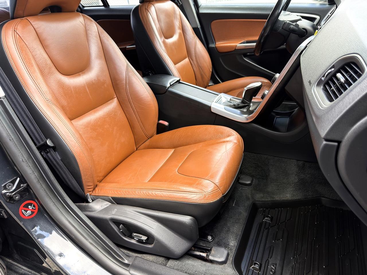 2013 Volvo S60 T5 AWD Platinum Photo
