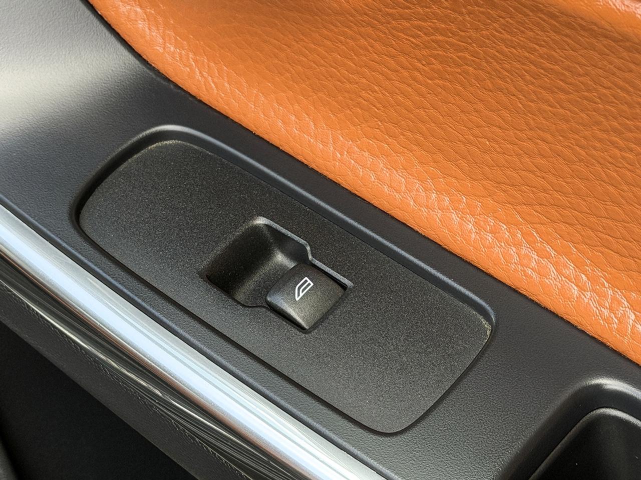 2013 Volvo S60 T5 AWD Platinum Photo