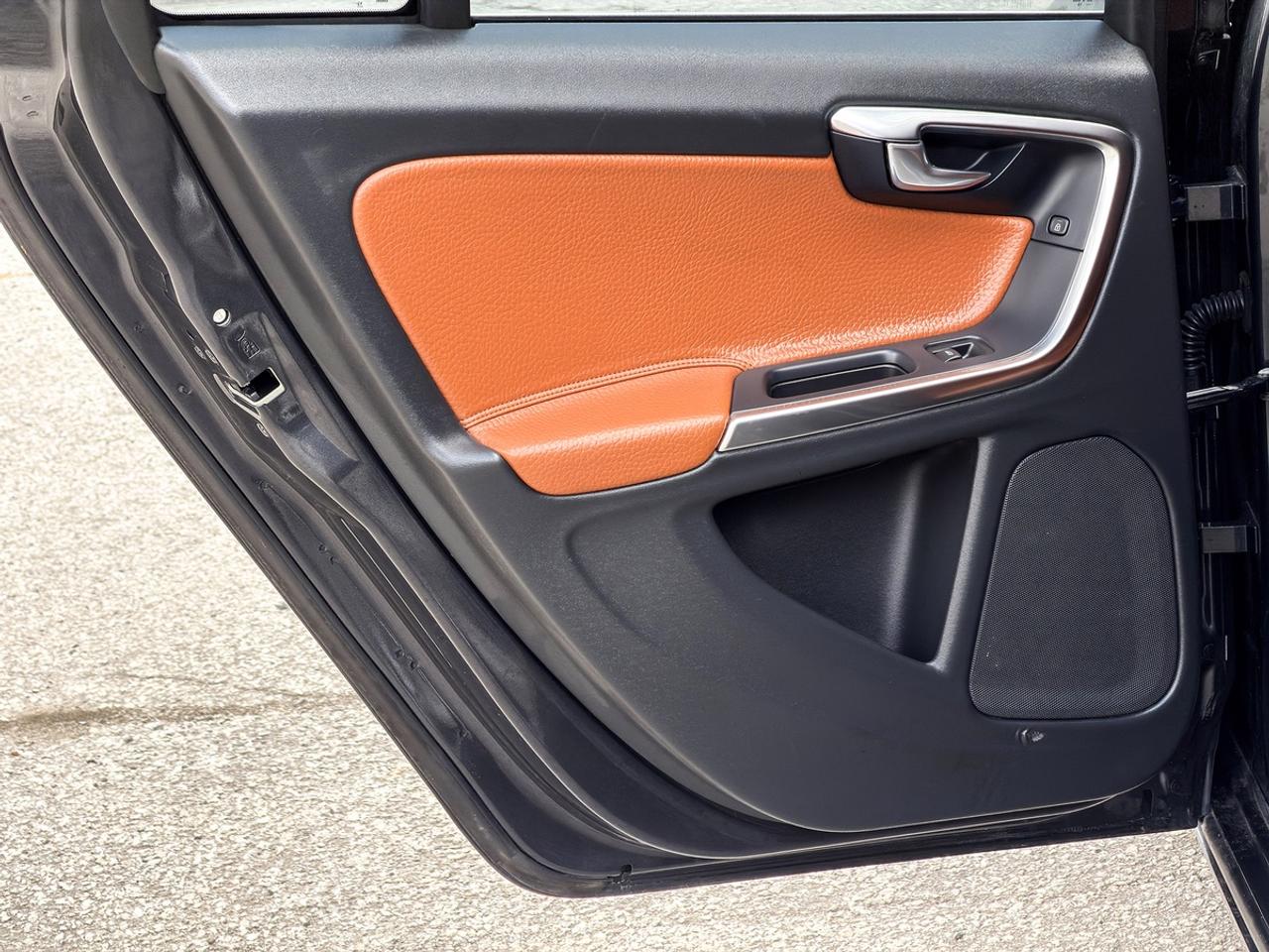 2013 Volvo S60 T5 AWD Platinum Photo