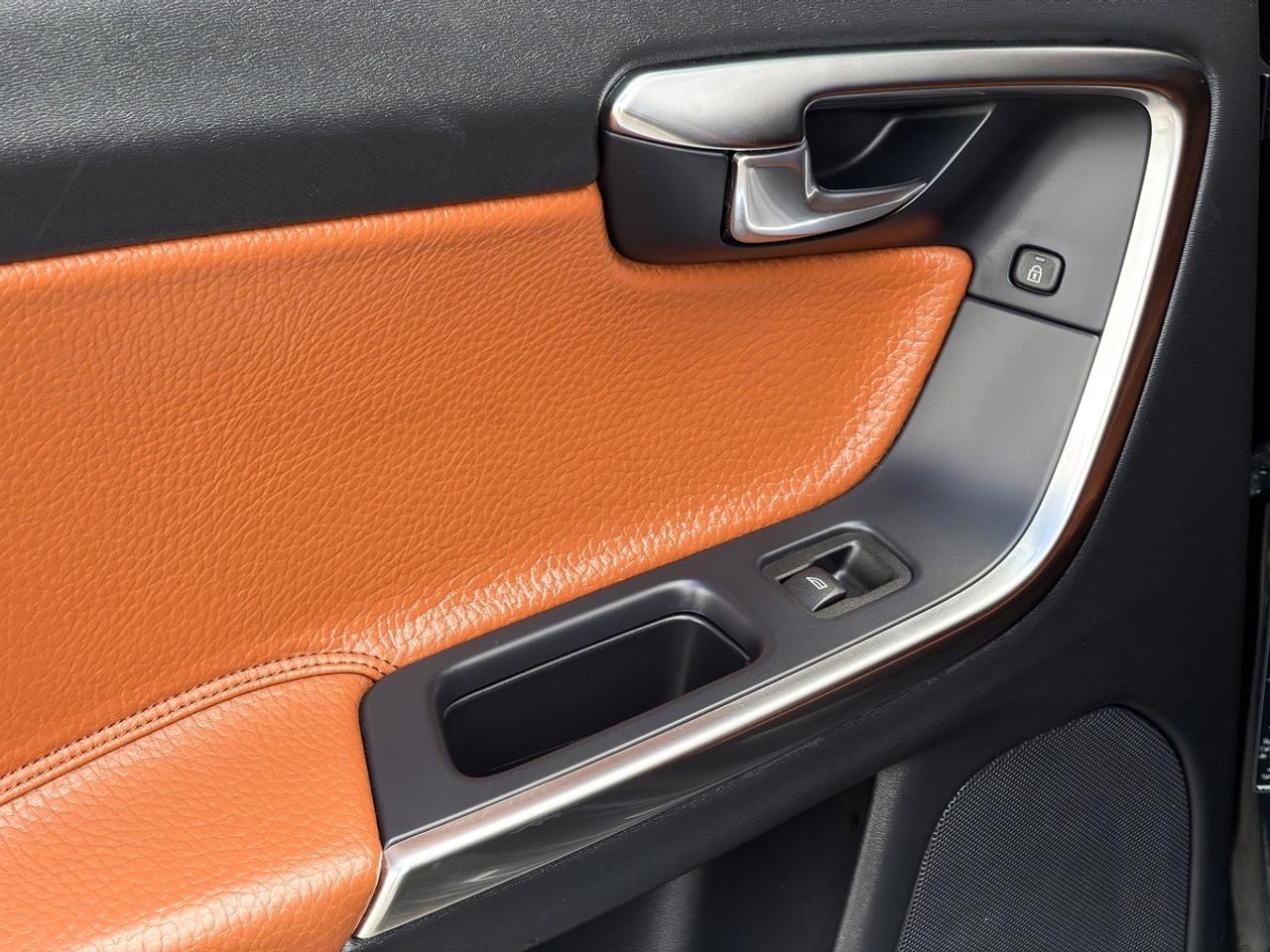 2013 Volvo S60 T5 AWD Platinum Photo