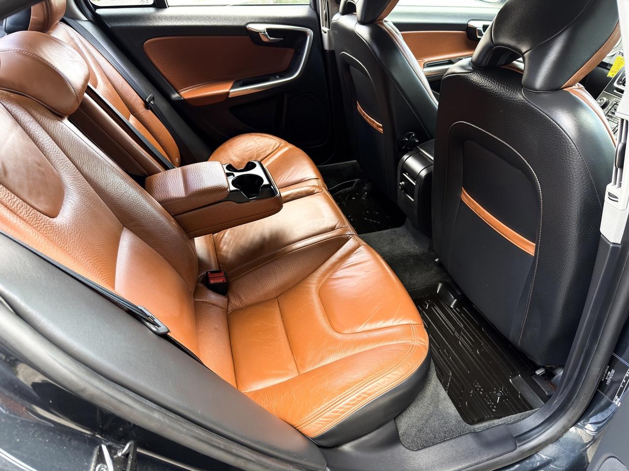 2013 Volvo S60 T5 AWD Platinum Photo