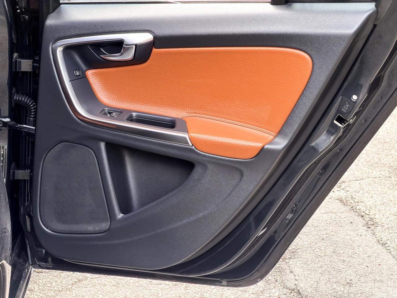 2013 Volvo S60 T5 AWD Platinum Photo