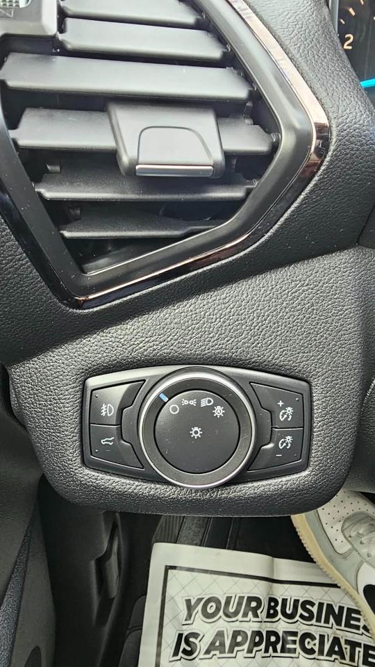 2018 Ford Escape SEL 4WD Photo