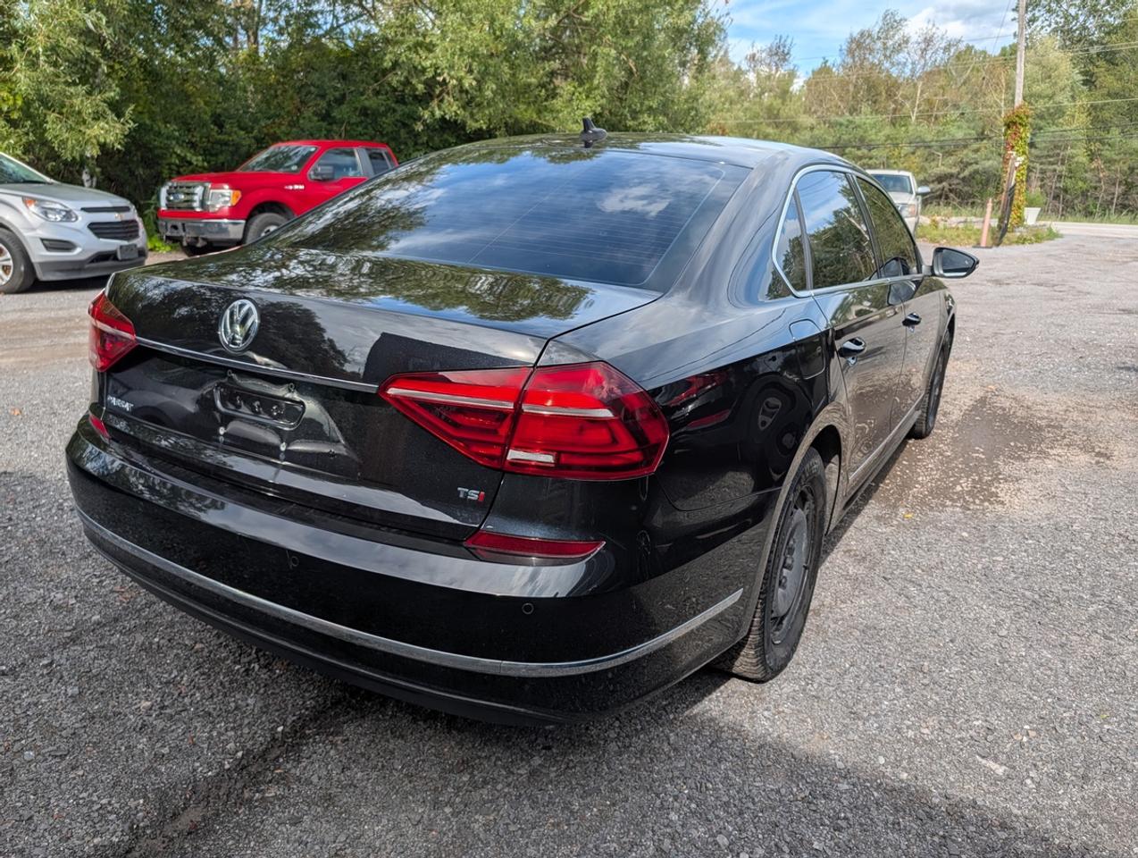 2018 Volkswagen Passat SE Photo