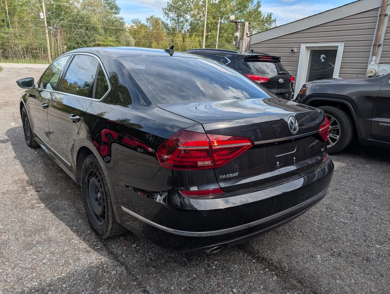 2018 Volkswagen Passat SE Photo