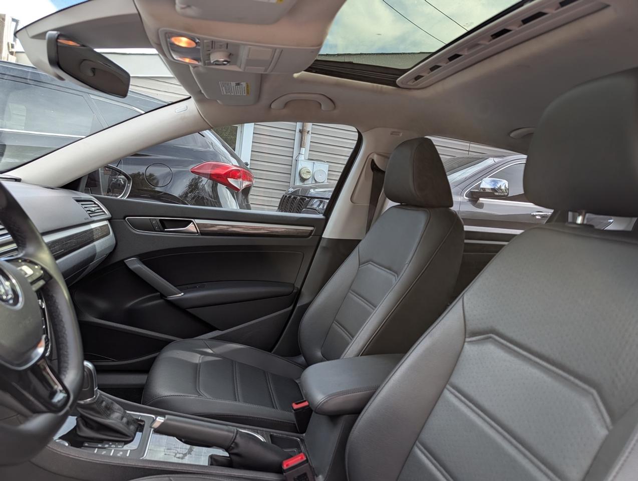 2018 Volkswagen Passat SE Photo