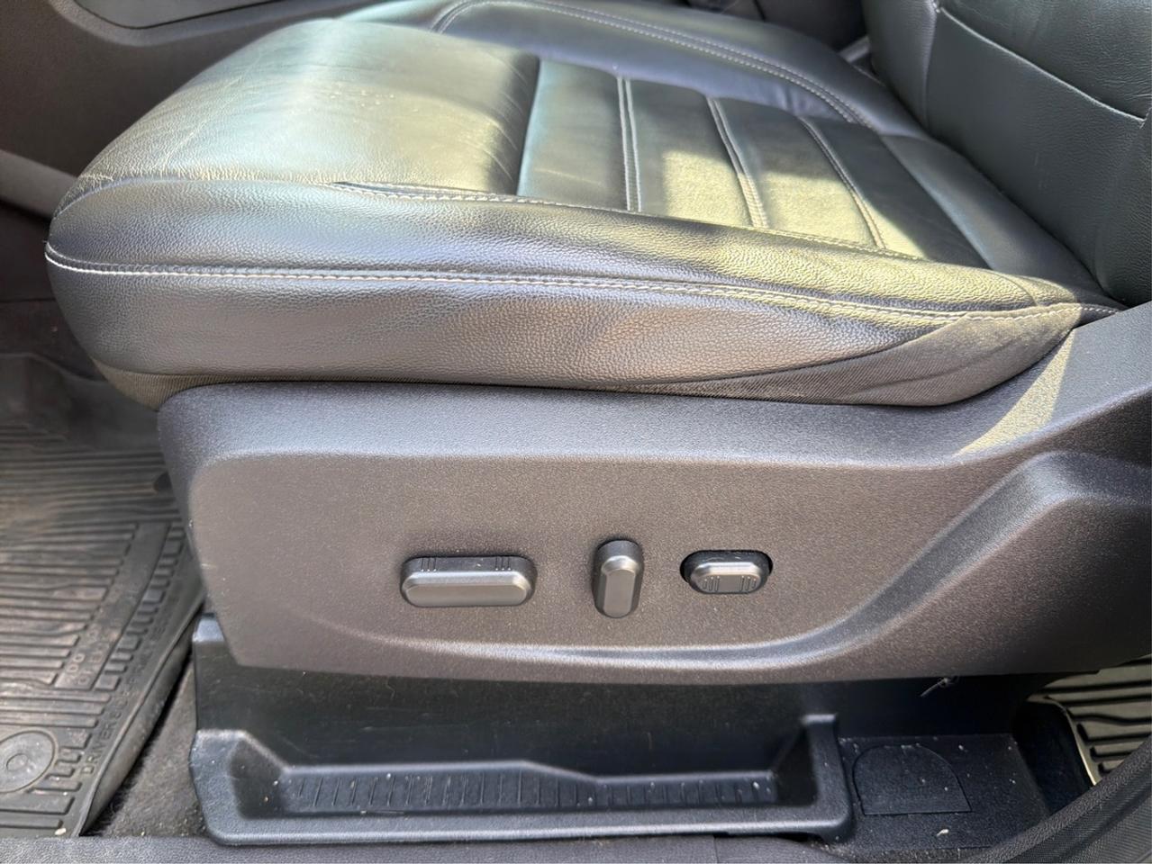 2018 Ford Escape SEL Photo