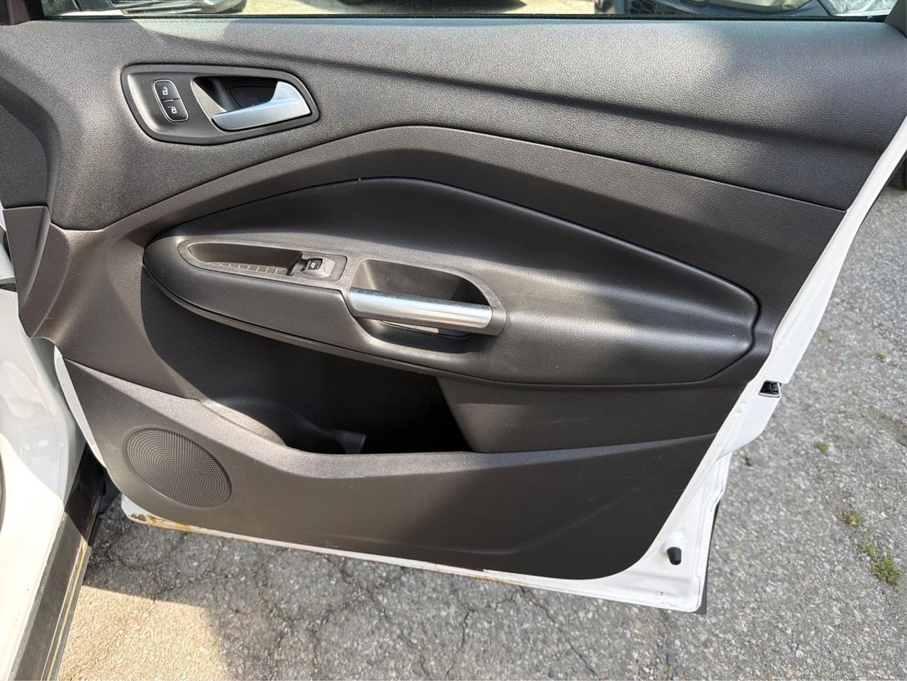 2018 Ford Escape SEL Photo