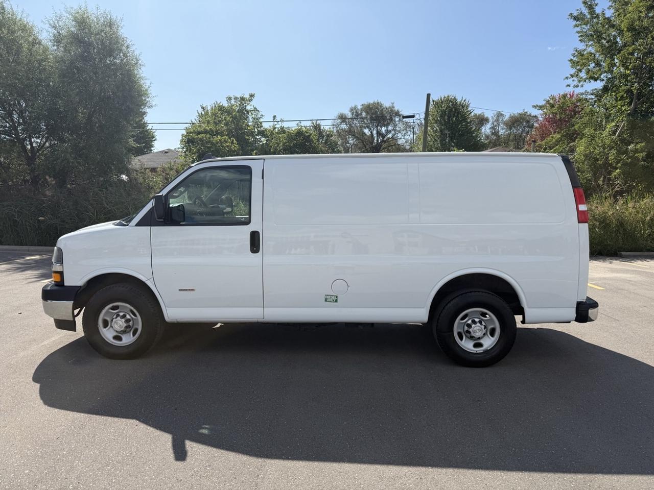 2019 Chevrolet Express  Photo5