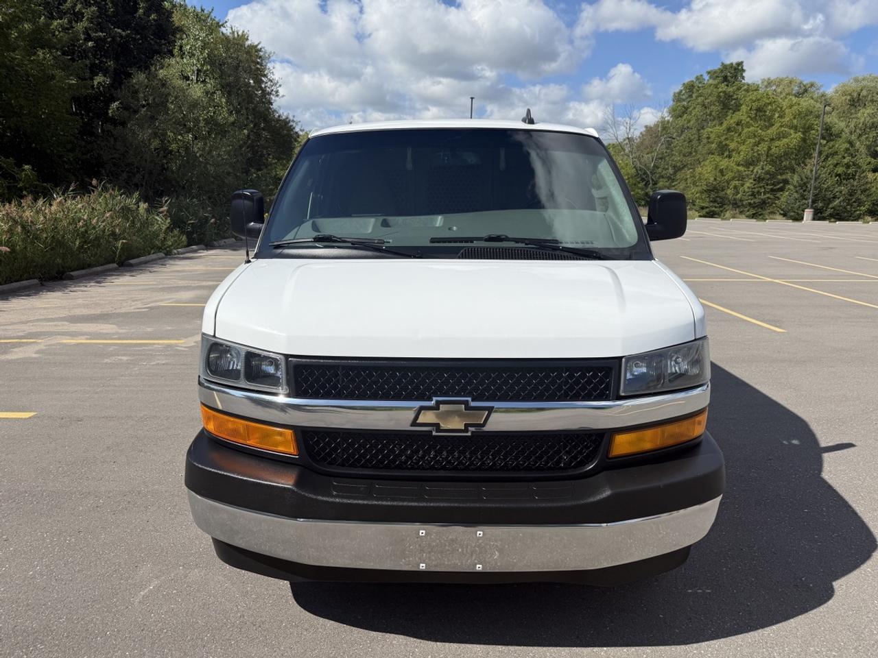 2019 Chevrolet Express  Photo