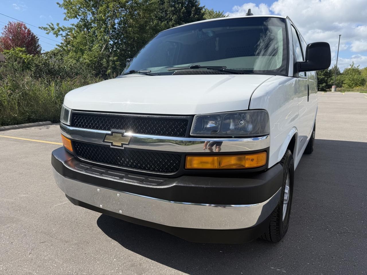 2019 Chevrolet Express  Photo
